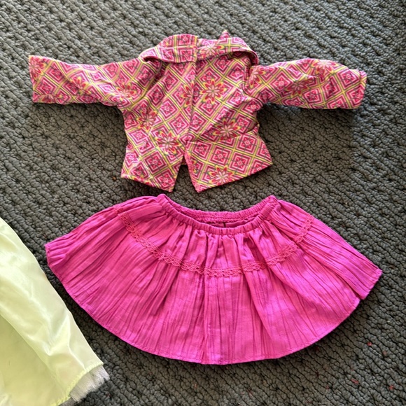 American Girl (2) Outfits Green Skirt Has Pink Faded Stain - Picture 3 of 4
